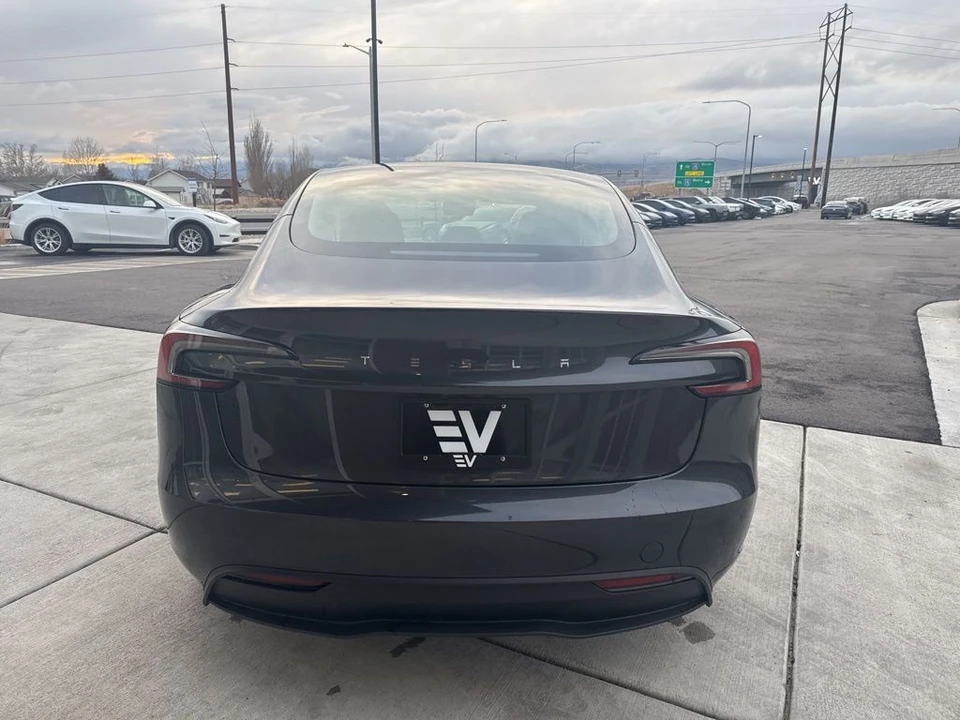 2025 Tesla Model 3 - Image 7 of 21