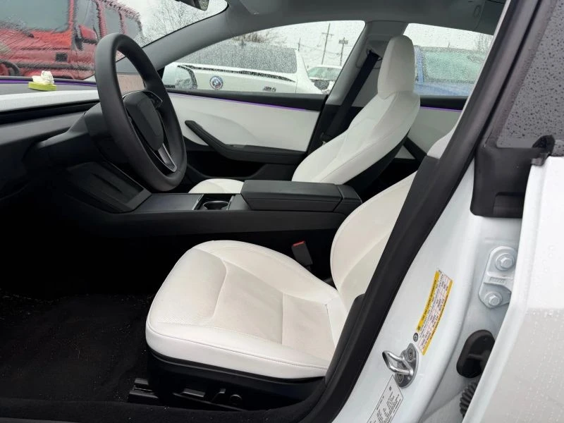 2025 Tesla Model 3 - Image 4 of 4
