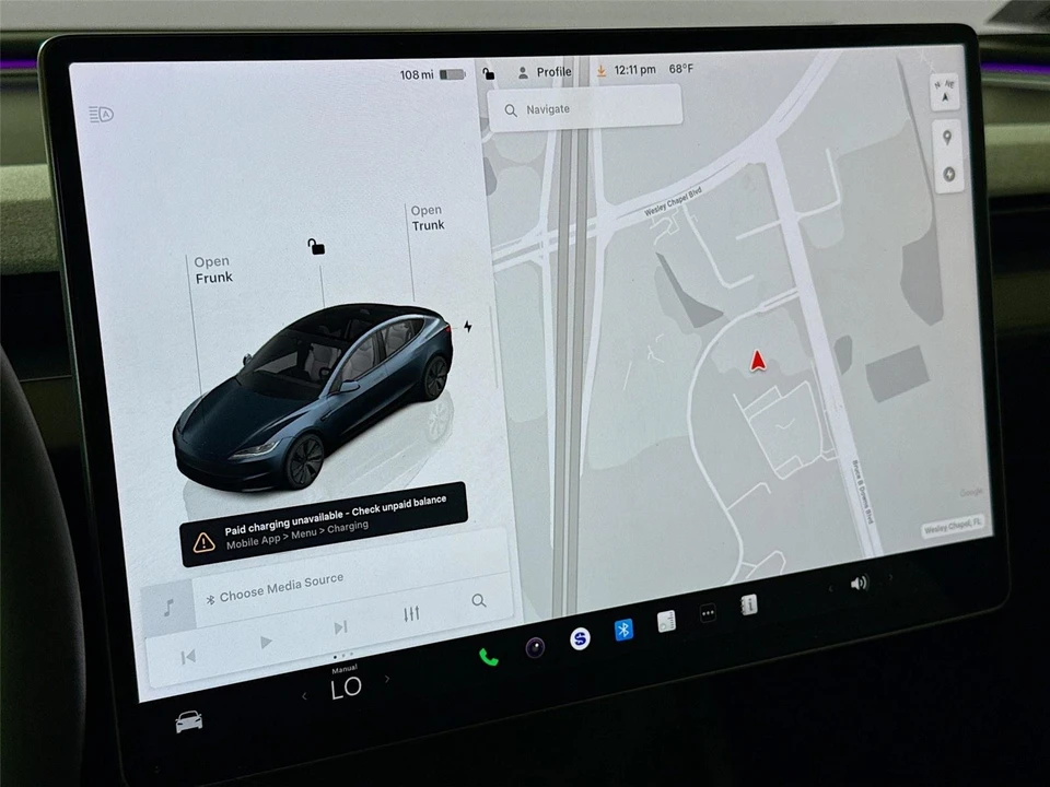 2025 Tesla Model 3 - Image 9 of 18