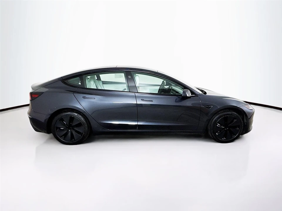 2025 Tesla Model 3 - Image 14 of 18
