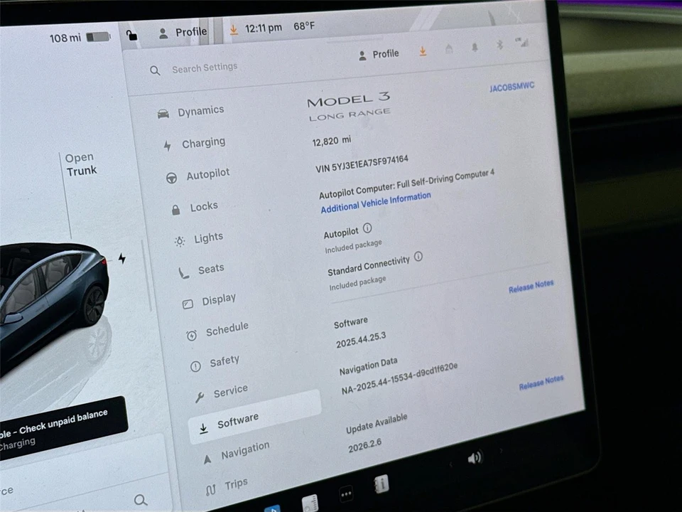 2025 Tesla Model 3 - Image 3 of 18
