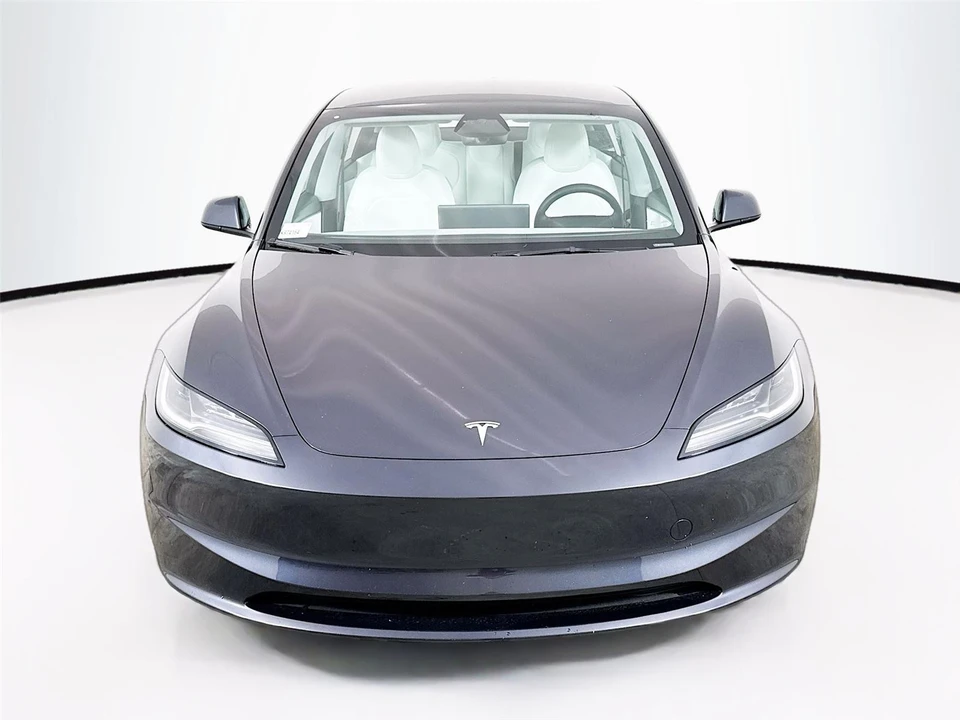 2025 Tesla Model 3 - Image 10 of 18