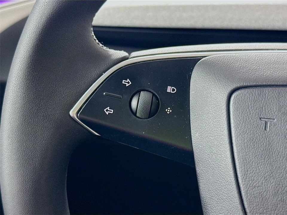 2025 Tesla Model 3 - Image 5 of 18