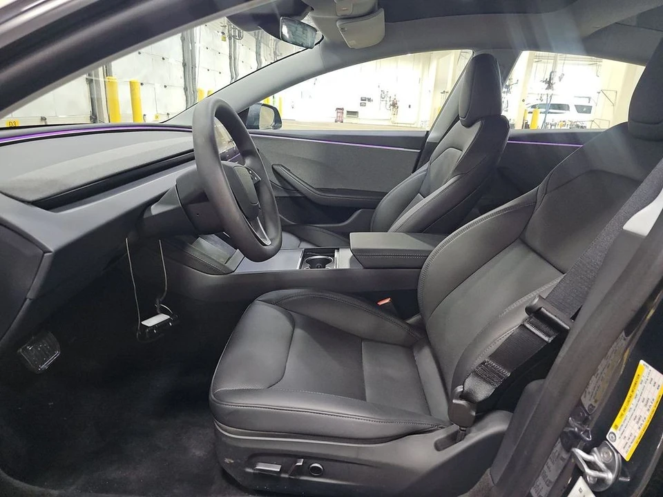 2025 Tesla Model 3 - Image 6 of 10