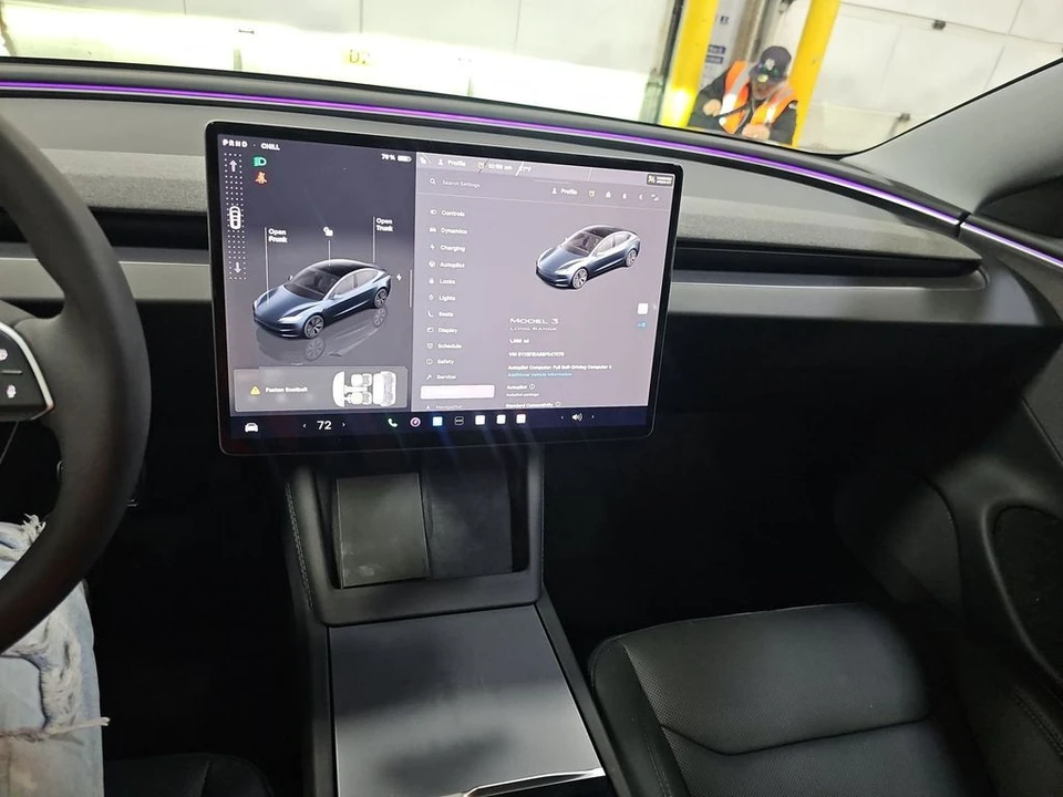 2025 Tesla Model 3 - Image 4 of 10