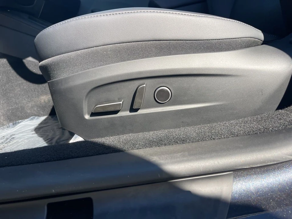 2025 Tesla Model 3 - Image 10 of 12