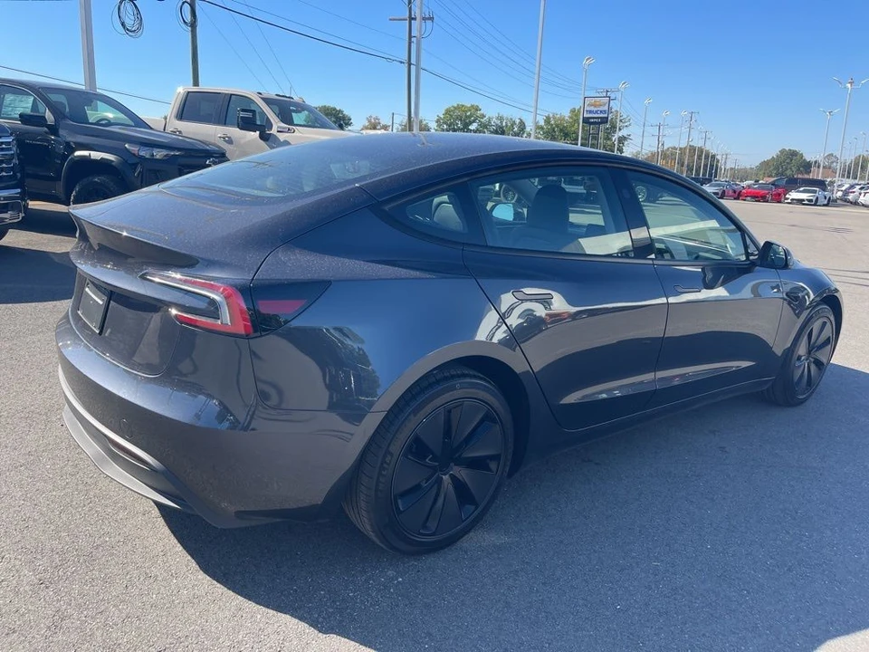 2025 Tesla Model 3 - Image 5 of 12