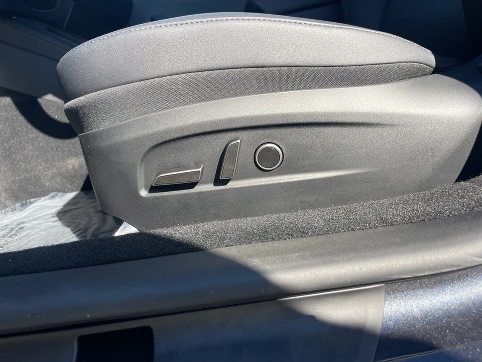 2025 Tesla Model 3 - Image 10 of 12