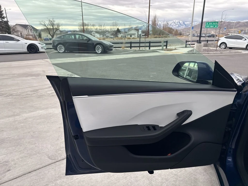 2025 Tesla Model 3 - Image 11 of 21