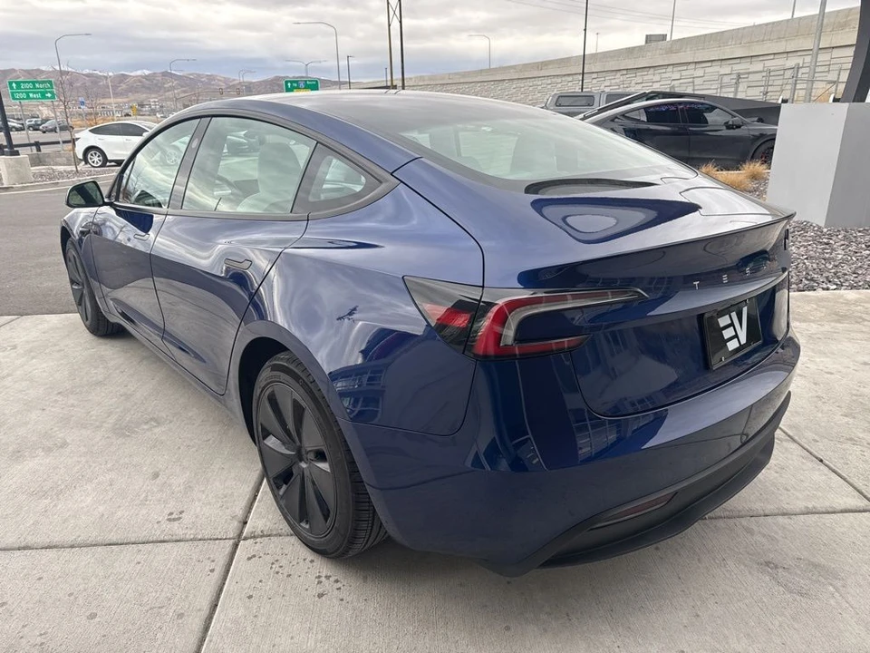 2025 Tesla Model 3 - Image 6 of 21
