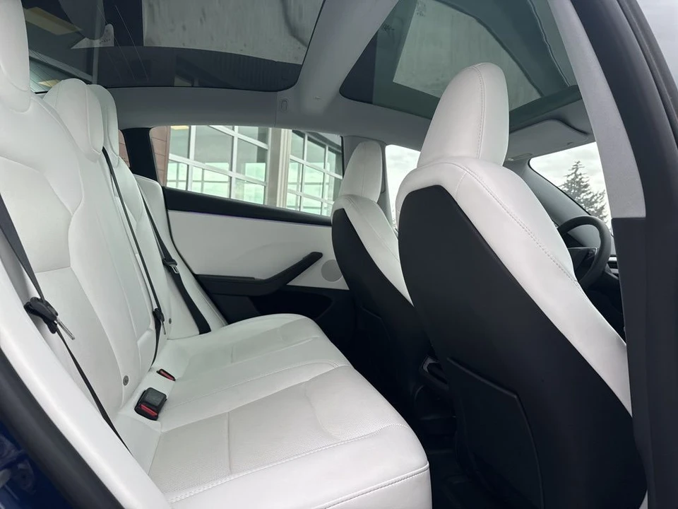 2025 Tesla Model 3 - Image 20 of 21