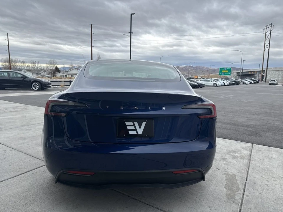 2025 Tesla Model 3 - Image 7 of 21