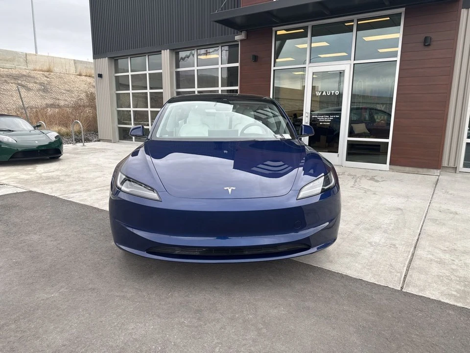 2025 Tesla Model 3 - Image 3 of 21