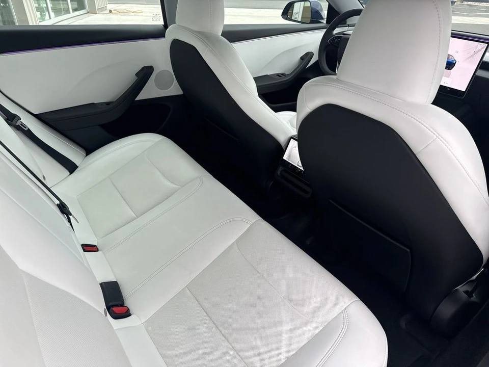 2025 Tesla Model 3 - Image 19 of 21