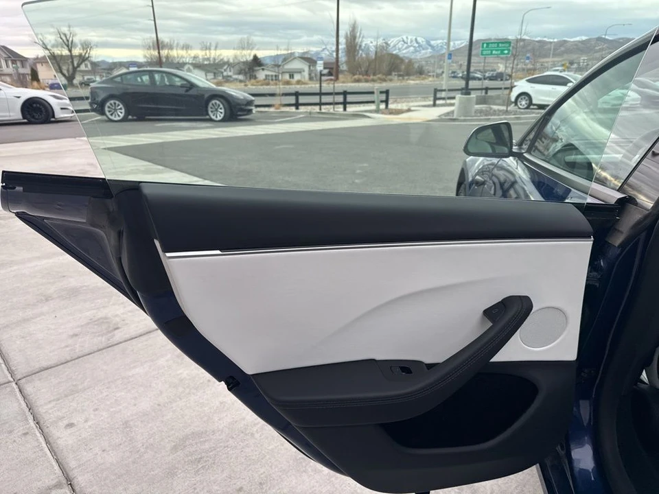 2025 Tesla Model 3 - Image 14 of 21