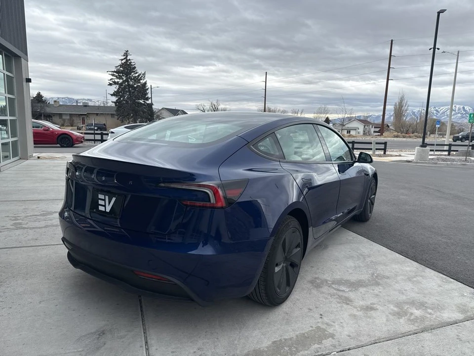2025 Tesla Model 3 - Image 8 of 21