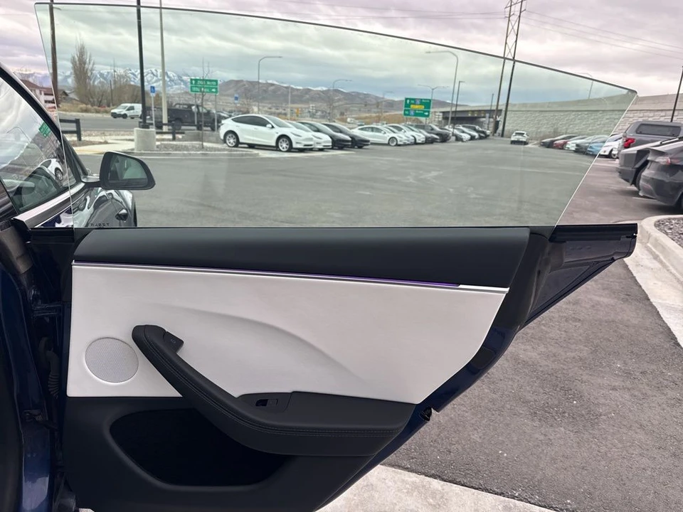2025 Tesla Model 3 - Image 18 of 21