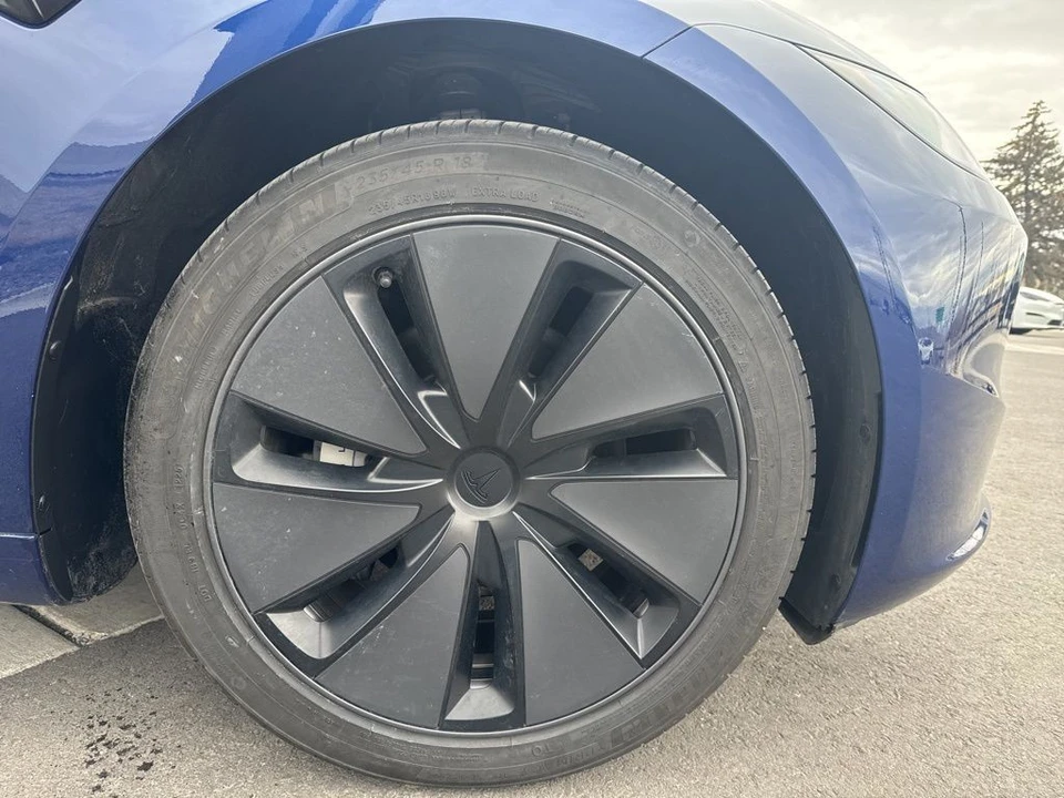 2025 Tesla Model 3 - Image 10 of 21