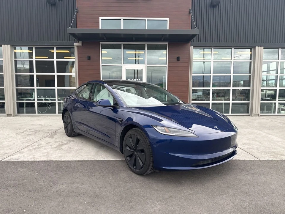 2025 Tesla Model 3 - Image 2 of 21