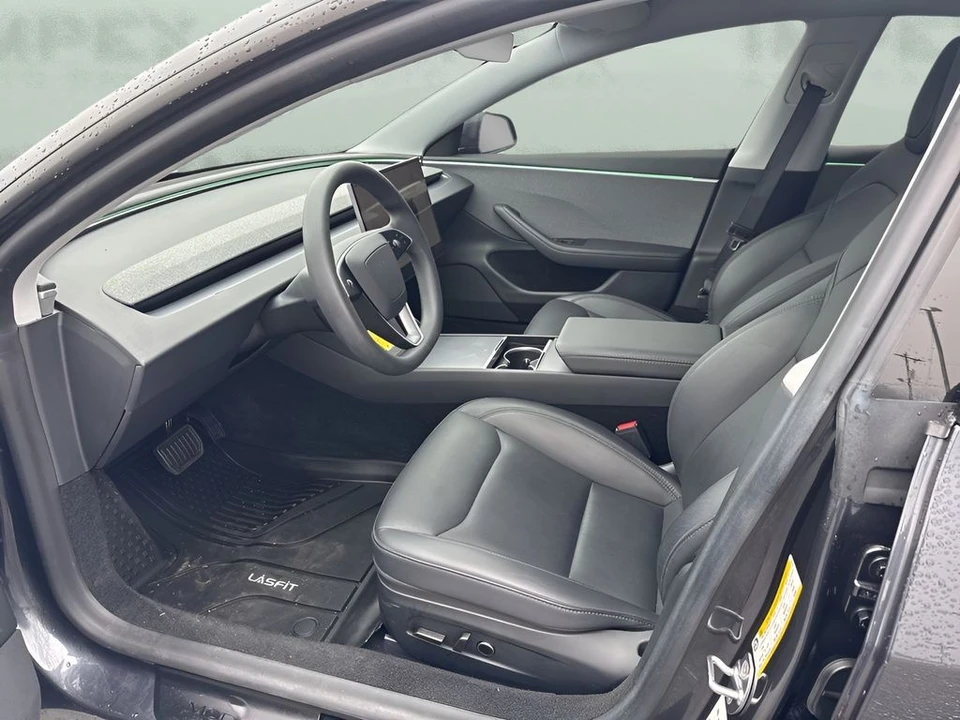 2025 Tesla Model 3 - Image 9 of 21