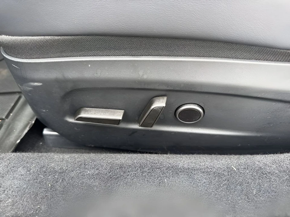 2025 Tesla Model 3 - Image 10 of 12