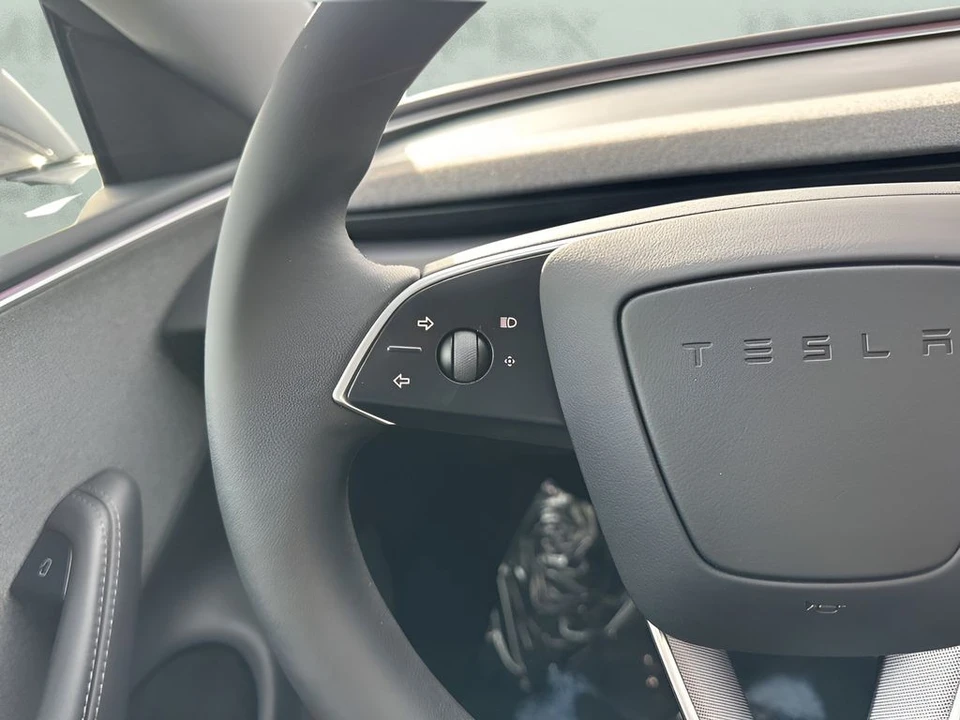2025 Tesla Model 3 - Image 16 of 21