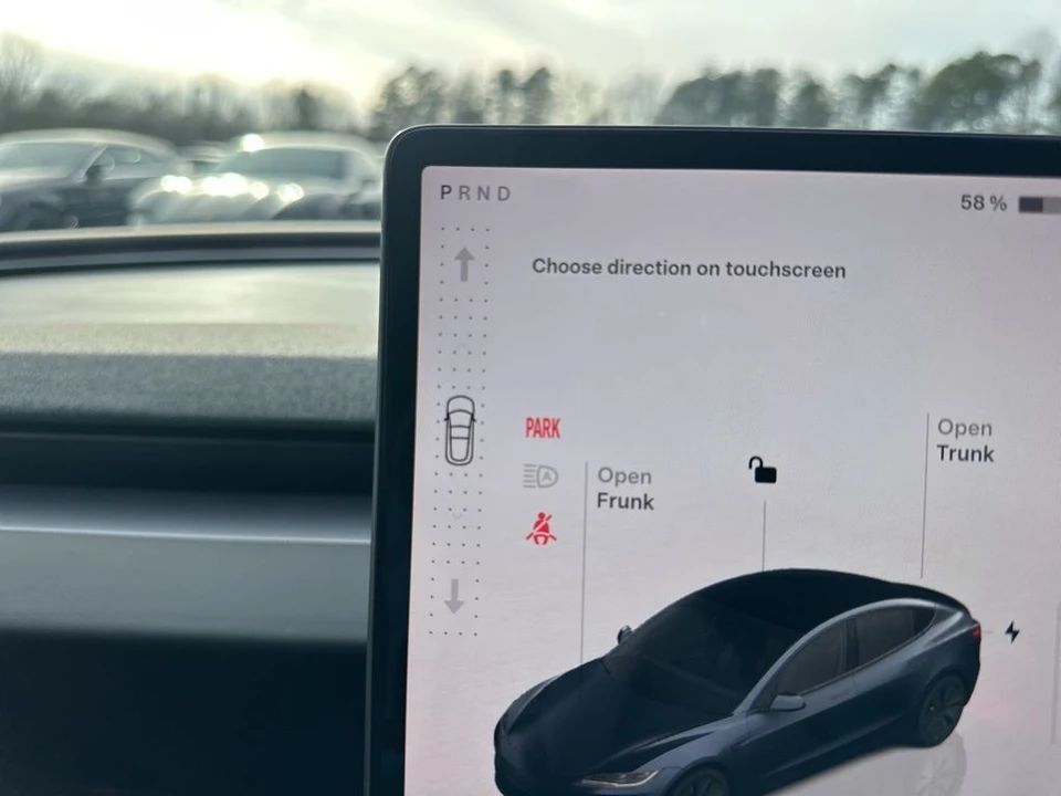 2025 Tesla Model 3 - Image 18 of 21