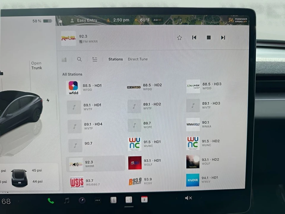 2025 Tesla Model 3 - Image 19 of 21