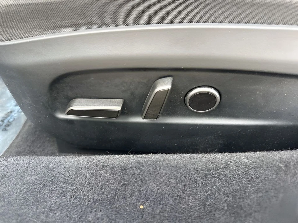 2025 Tesla Model 3 - Image 10 of 21