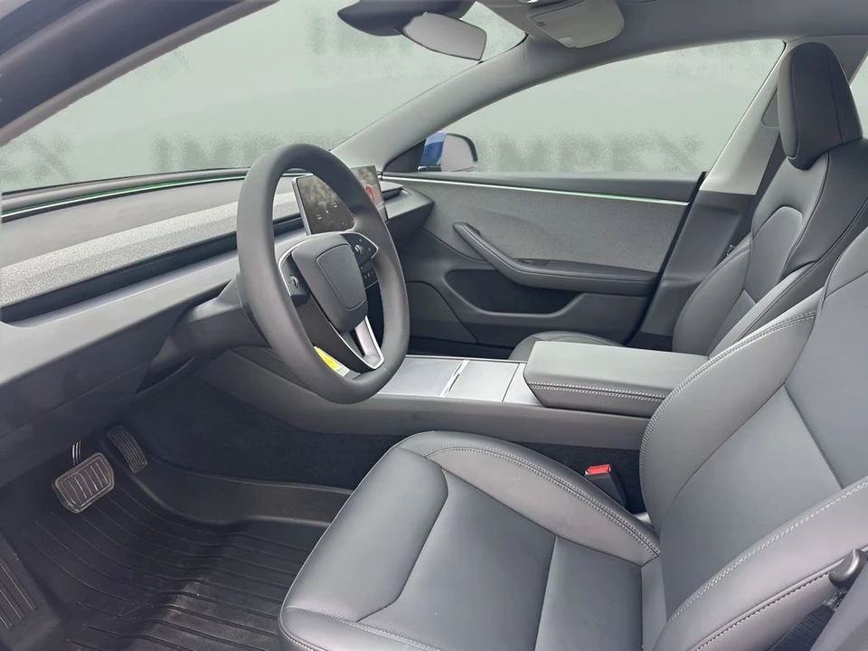 2025 Tesla Model 3 - Image 9 of 12