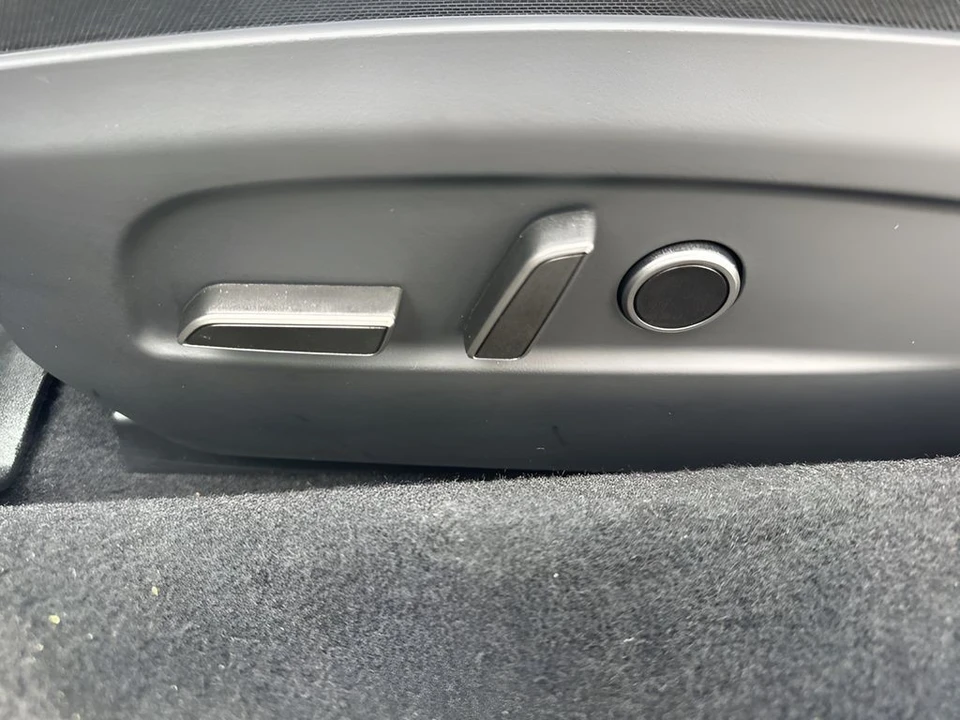 2025 Tesla Model 3 - Image 10 of 12