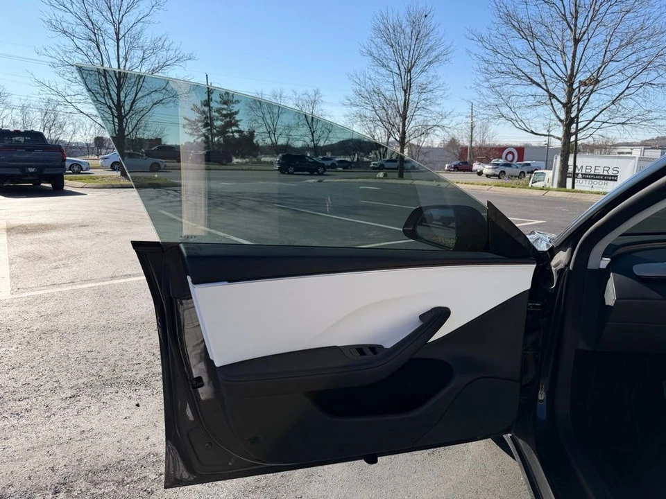 2025 Tesla Model 3 - Image 7 of 19