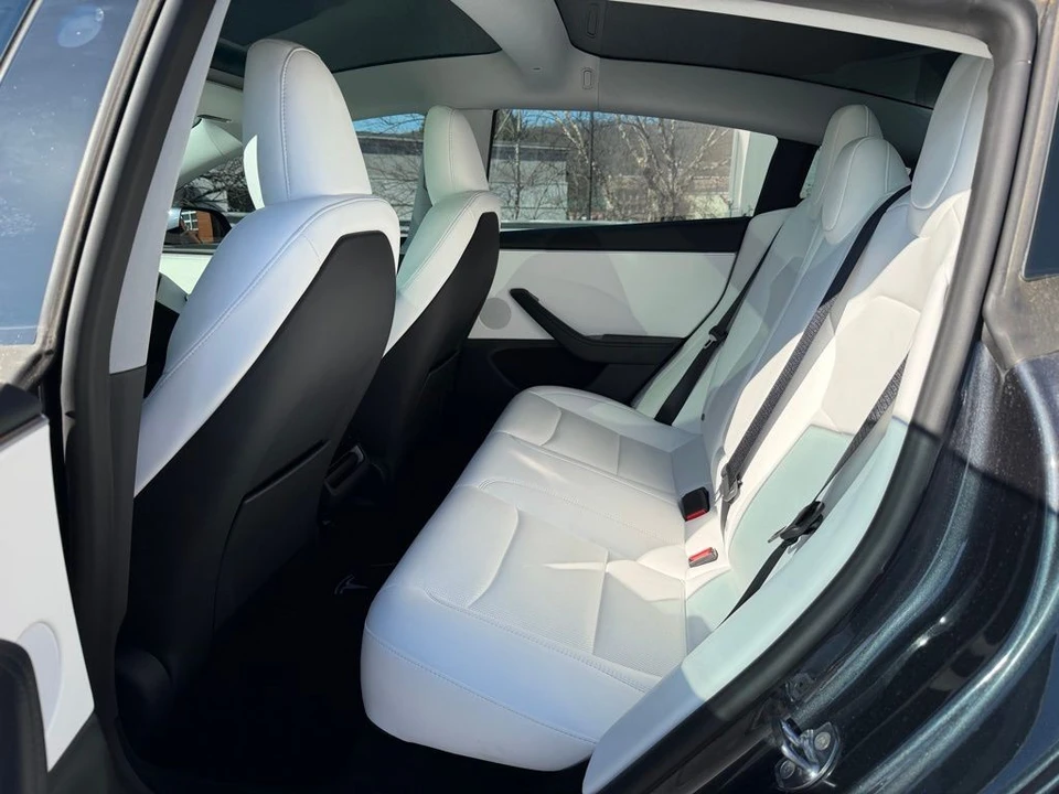 2025 Tesla Model 3 - Image 11 of 19