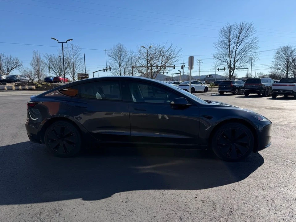 2025 Tesla Model 3 - Image 3 of 19