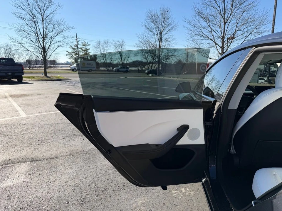 2025 Tesla Model 3 - Image 10 of 19