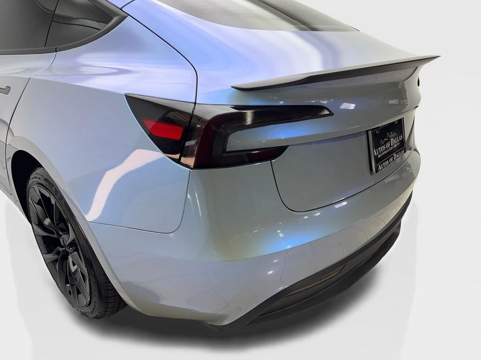 2025 Tesla Model 3 - Image 19 of 21