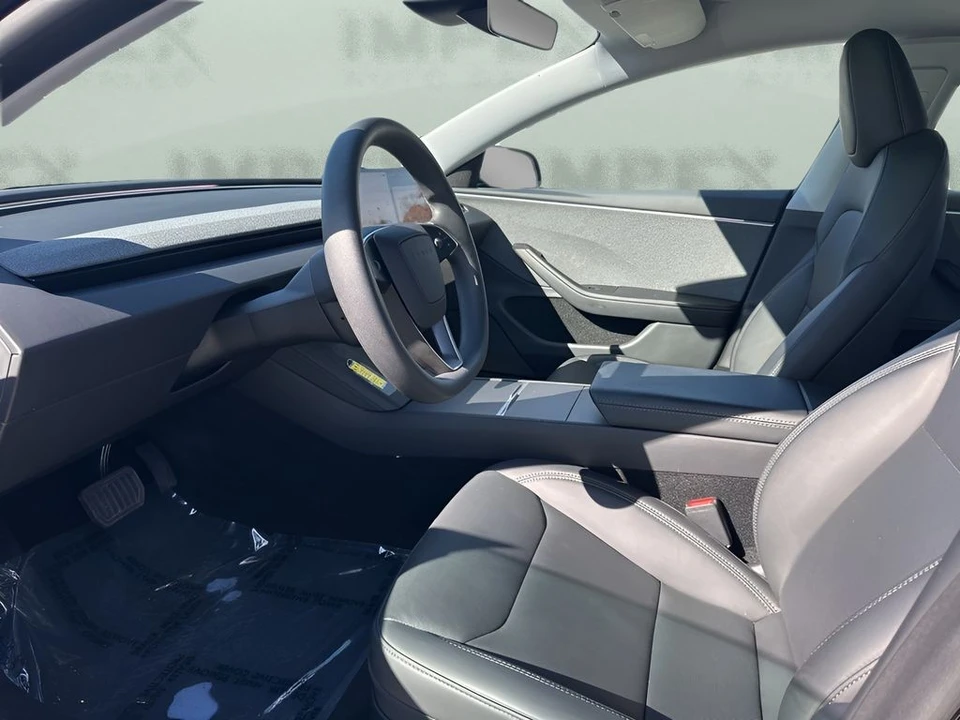 2025 Tesla Model 3 - Image 9 of 12