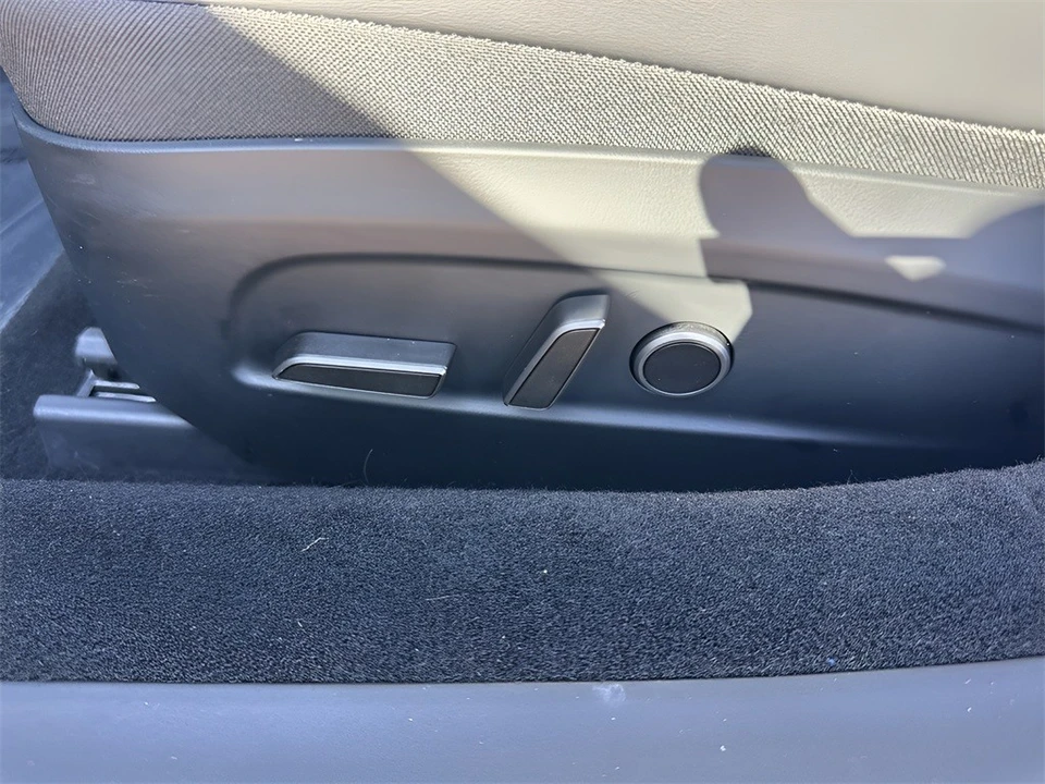 2025 Tesla Model 3 - Image 10 of 12