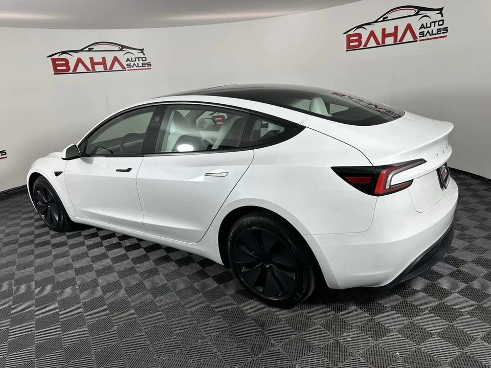 2025 Tesla Model 3 - Image 5 of 21
