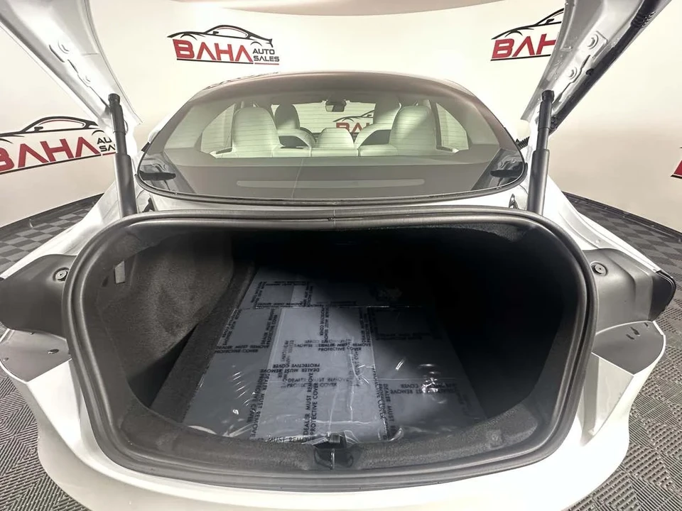 2025 Tesla Model 3 - Image 20 of 21