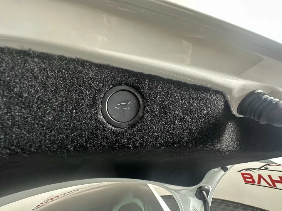 2025 Tesla Model 3 - Image 21 of 21