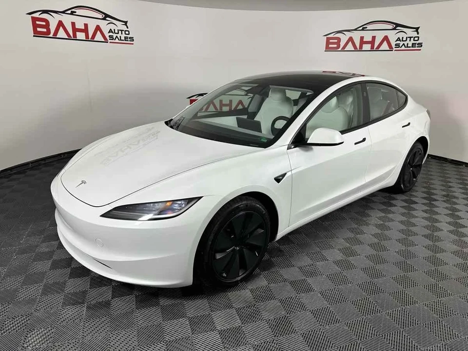 2025 Tesla Model 3 - Image 3 of 21