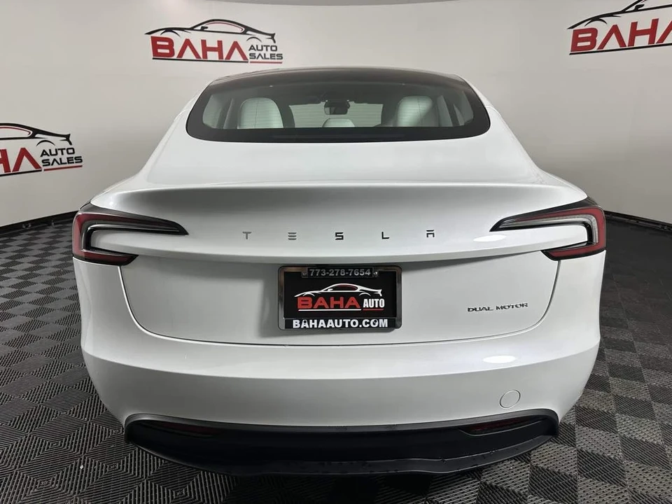 2025 Tesla Model 3 - Image 7 of 21