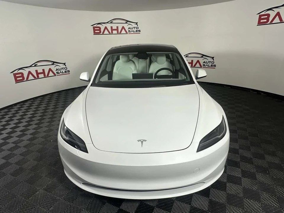 2025 Tesla Model 3 - Image 13 of 21
