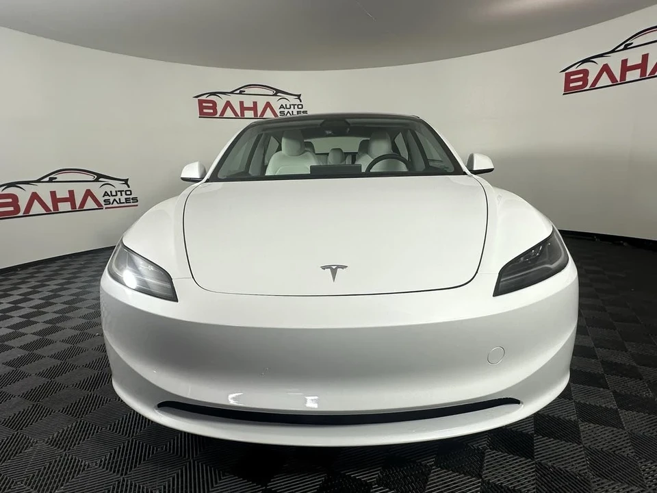 2025 Tesla Model 3 - Image 14 of 21