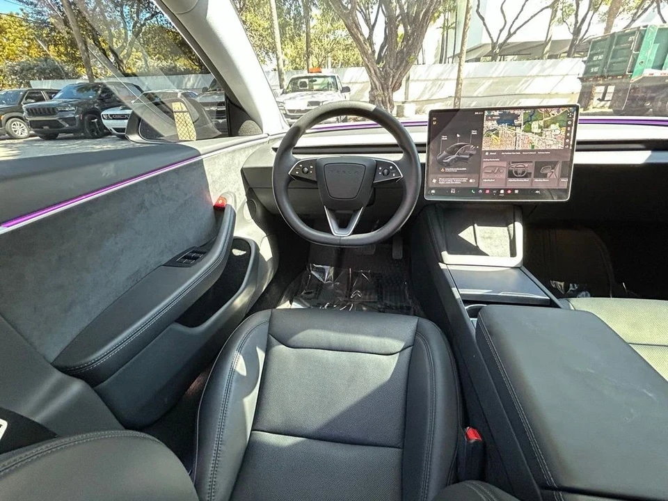 2025 Tesla Model 3 - Image 9 of 12