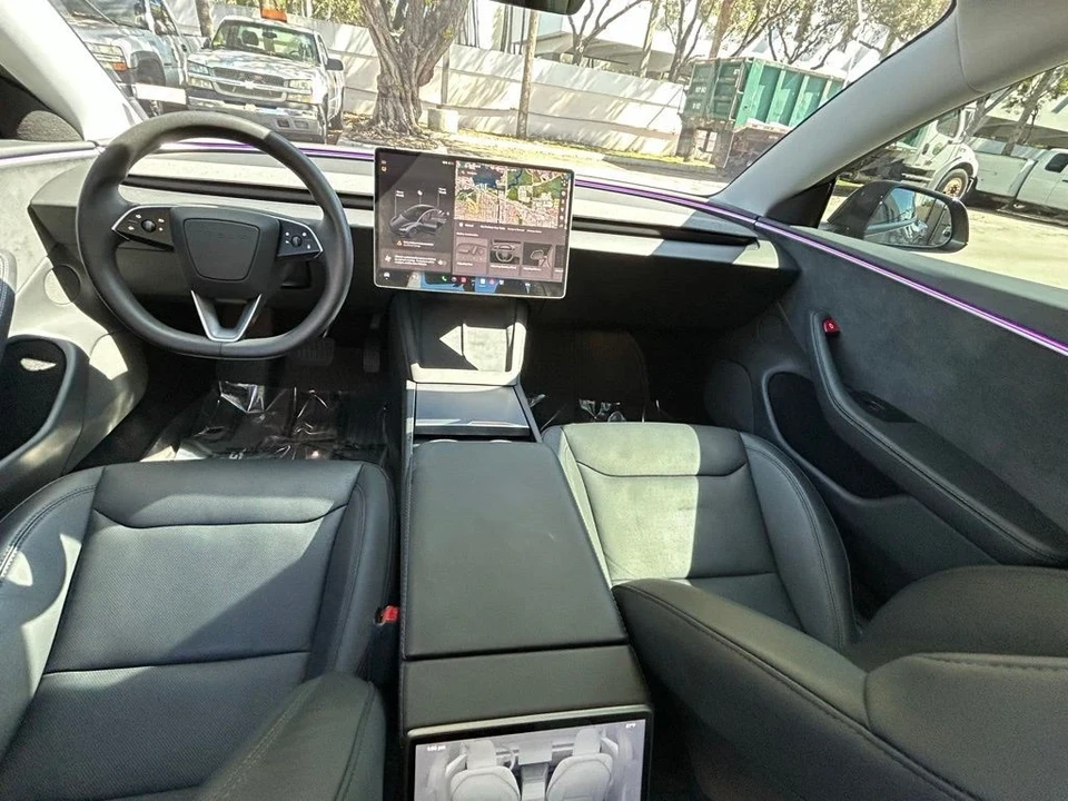 2025 Tesla Model 3 - Image 10 of 12