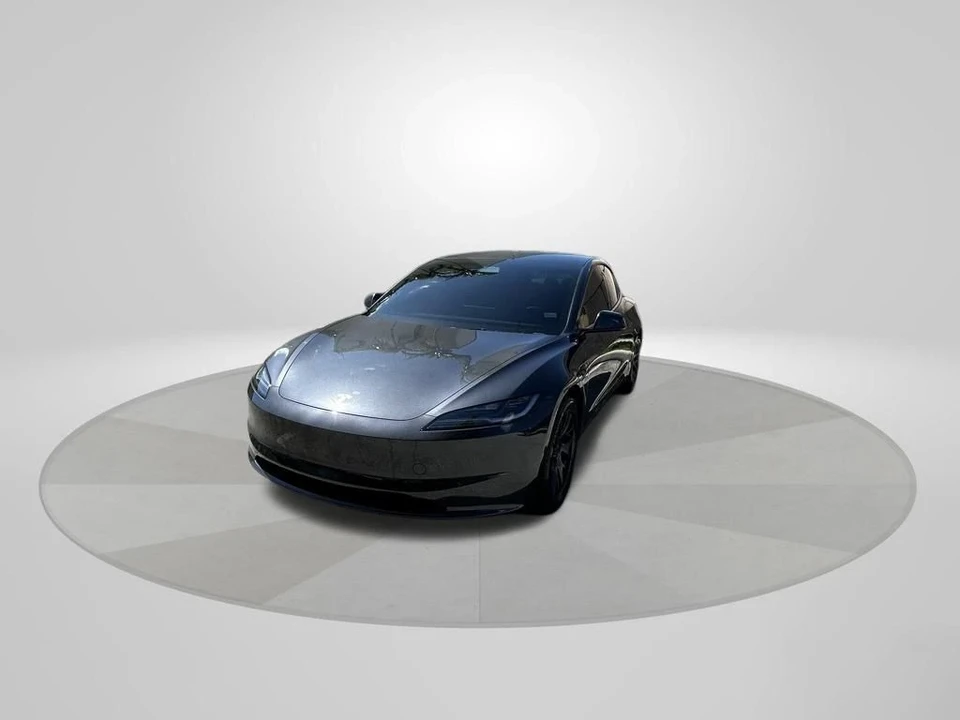 2025 Tesla Model 3 - Image 3 of 12