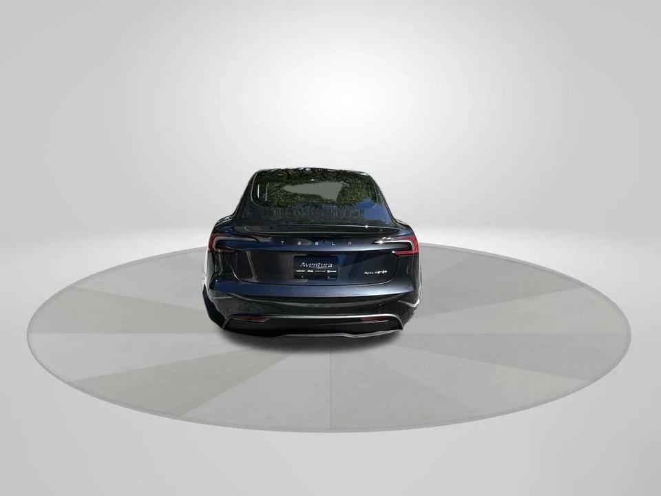 2025 Tesla Model 3 - Image 6 of 12
