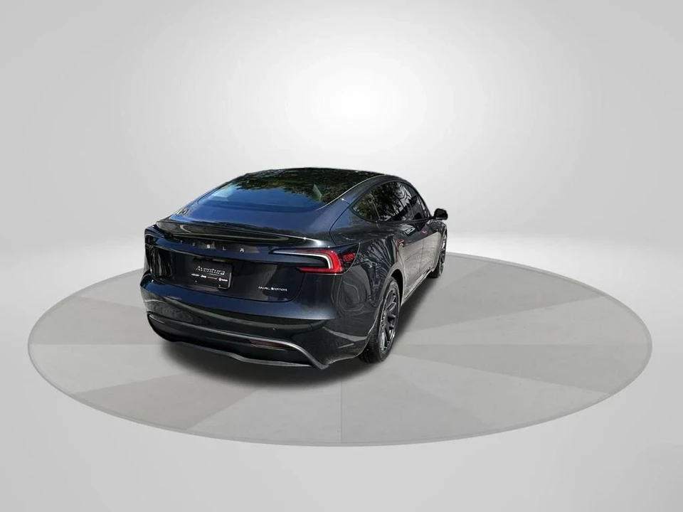 2025 Tesla Model 3 - Image 7 of 12